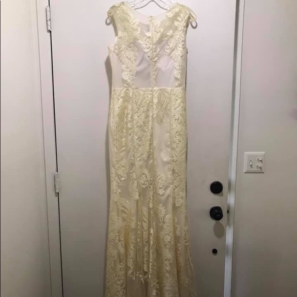 Elegant evening dress - Picture 8 of 8